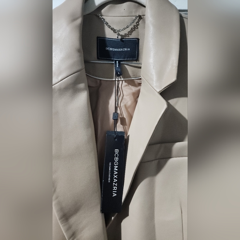 NWT Women BCBGMaxAzria Tan Faux Leather Blazer Jacket size L - Picture 4 of 5